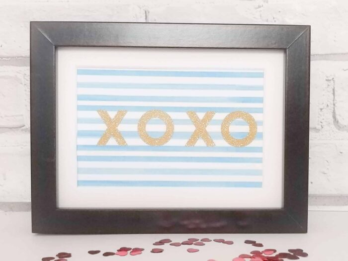 Hugs and kisses gift frame